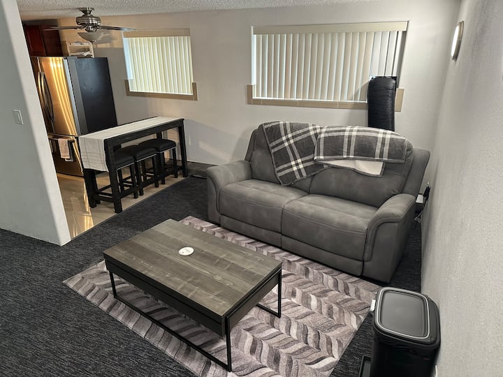 9080_102_2_livingroom