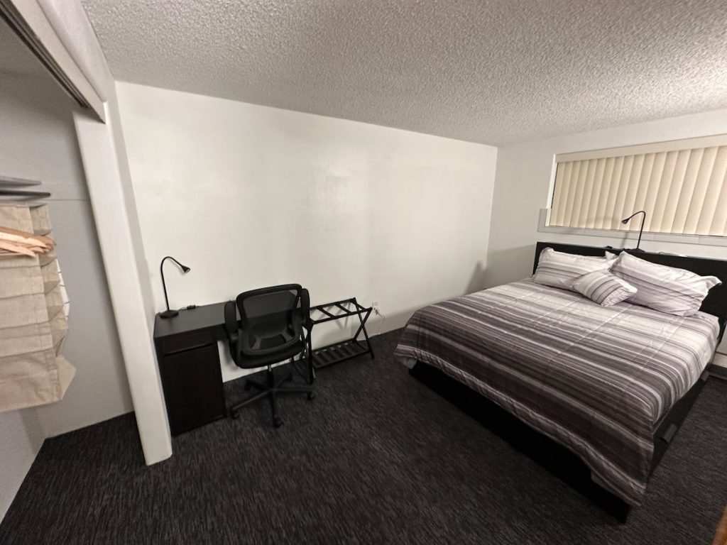 9080_102_8_bedroom