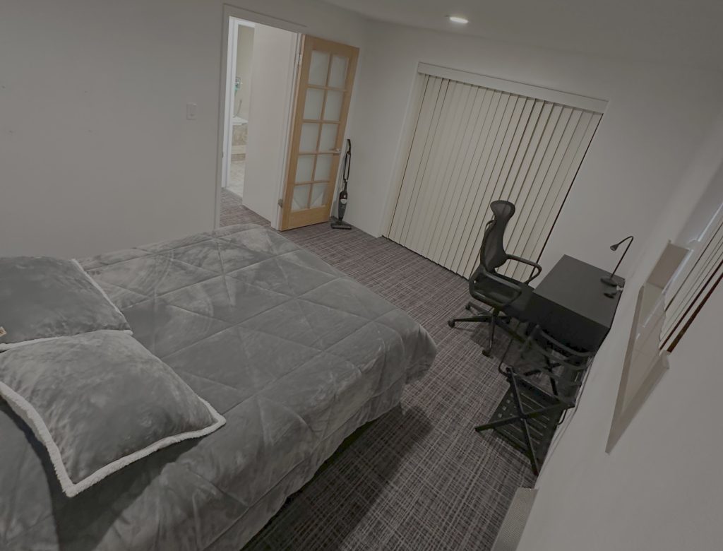 9080_203_7_bedroom_crop_IMG_3218